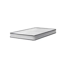 Matelas MEGALUX MORT-181620MM de couleur blanche avec des bords bleu foncé, présenté en perspective sur un fond blanc neutre. Le matelassage de la surface est visible, montrant des coutures parallèles simples