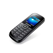 Vue avant du téléphone Samsung GT-E1205Y