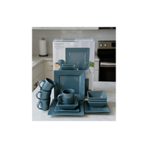 Gros plan porcelaine émaillée violet sombre texture lisse résistance chocs lave-vaisselle