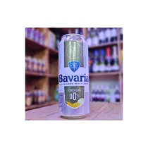 Design doré et bleu de la canette Bavaria 0.0% avec emblème et saveur indiquée