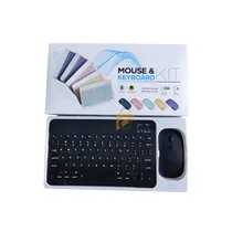 Vue latérale du clavier montrant son profil fin