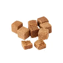 Gros plan sur les cubes Maggi, illustrant le format pratique et dosable.