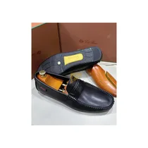 Mocassin-Clarks-porté-avec-chino-élégance-décontractée