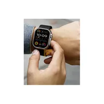 Gros plan sur le cadran de la Smart Watch Ultra 3, montrant la précision du GPS Bi-Fréquence.