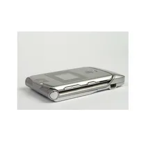 Vue de profil fermé du Téléphone Motorola RAZR V3