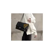 Intérieur-Spacieux-Sac-Chanel-Jumbo-Cuir-Matelassé-Rangement
