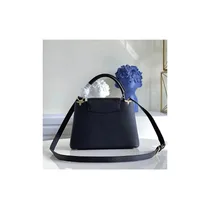 Sac porté à l’épaule avec bandoulière ajustable