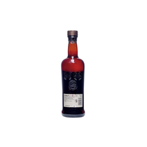 Détail de l’étiquette dorée du Dewar’s 18 ans Whisky écossais