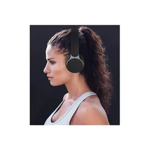 Vue du Casque Bluetooth sans fil XBASS FG-07S, couleur vert canard/bleu nuit avec accents dorés, design over-ear utilisé par une femme