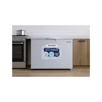 Congélateur SHARP SCF-K250XL-SL2 installé dans une cuisine moderne