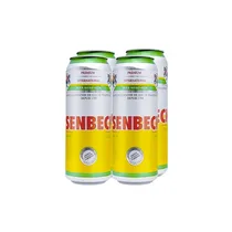 Bière Isenbeck servie dans un verre aux côtés d’un repas convivial