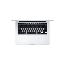 Gros plan sur le clavier rétroéclairé et l’écran du MacBook Air 2017