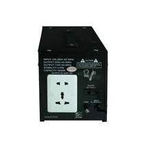 Vue de l'arrière du Régulateur de tension OSCAR avec affichage numérique de 1000VA