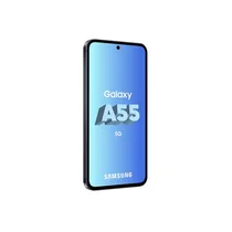 Gros plan sur l’écran Full HD+ du Galaxy A55 affichant une vidéo