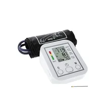 Tensiomètre électronique de bras avec écran LCD affichant les résultats.