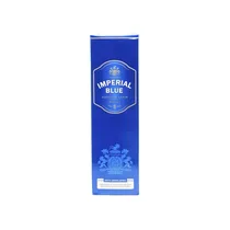Bouteille de Whisky Imperial Blue 75cl sur fond neutre