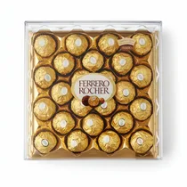 Boîte transparente de 24 chocolats Ferrero Rocher emballés dans leur papier doré.
