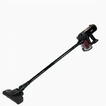 Gros plan sur l'étiquette 600W et le moteur haute performance de l'aspirateur RAF.