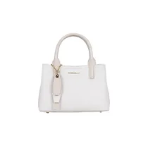 Sac à main CHRISBELLA porté à l’épaule style urbain