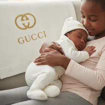 Couverture de luxe blanche Gucci pour nouveau-né.