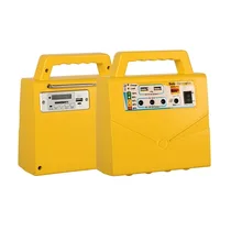 Vue détaillée de la radio intégrée et des boutons de contrôle multimédia.