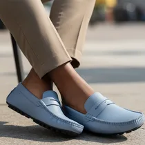 Mocassins homme cuir bleu ciel disponibles en pointures 40 à 45.