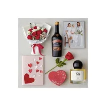 Pack désir avec bouquet, alcool et accessoire intime
