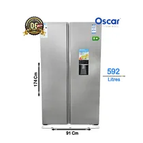 Réfrigérateur américain Oscar 592L OSC-592WDSS gris inox avec deux portes verticales, distributeur d'eau et écran tactile.