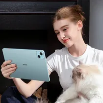 Tablette Tecno MegaPad SE montrant ses capacités IA pour la productivité.