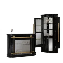 Meuble bar design avec étagères en verre et métal doré