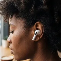 Écouteurs Bluetooth Oraimo design ergonomique avec embouts silicone