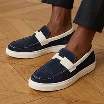 Mocassins Hermès portés avec tenue élégante homme