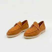 Mocassins beige camel semelle blanche élégante