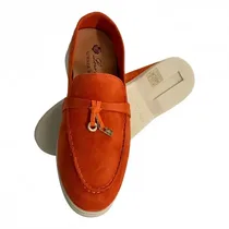 Mocassins orange daim avec finition métallique