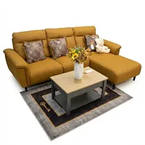 Canapé 5 places jaune moutarde avec coussins décoratifs