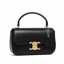 Sac Celine cuir de veau brillant disponible au Cameroun