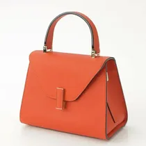 Vue avant du sac luxe CELINE Iside avec fermoir rectangulaire