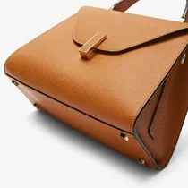 Sac à main CELINE Iside en cuir de veau texturé noir