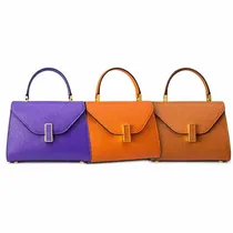 Sac à main structuré CELINE Iside style minimaliste luxe