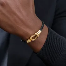 Bijou bracelet acier tendance disponible au Cameroun