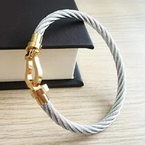 Bracelet jonc moderne en acier avec finition brillante