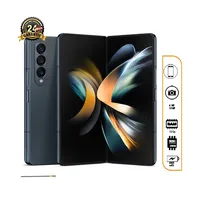Samsung Galaxy Z Fold 4 plié avec écran externe allumé