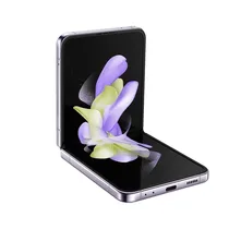 Samsung Galaxy Z Flip 4 en mode Flex pour appel vidéo