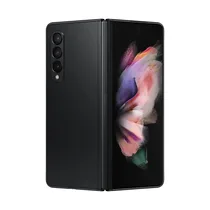 Téléphone Samsung Z Fold 3 plié montrant l'écran externe et le triple capteur photo