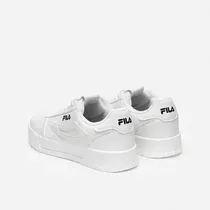 Semelle et lacets de la chaussure Fila Milena blanche pour femme.
