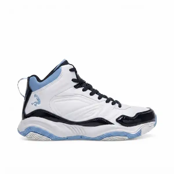 Détail de la semelle robuste de la chaussure SHAQ Shaqnotize disponible au Cameroun.