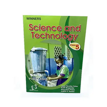 Couverture du livre Winners Science and Technology Class 5 montrant un enfant qui se lave les mains.