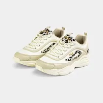 Baskets FILA Skye Teens beige femme pointure 38 vue de face