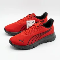 Baskets de sport PumaLite couleur rouge taille 42,5 avec semelle noire vue de face.