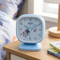 Réveil enfant Space Travel avec cadran fusée et astronaute.
